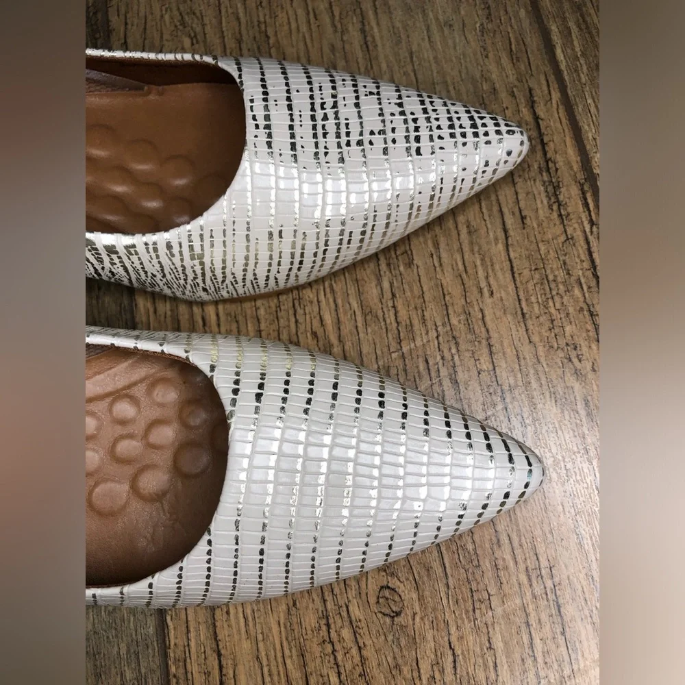 Walking Cradles “Sophia” Gold/Beige Pump Heel Size 8N - Picture 9 of 10